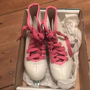Girls skates